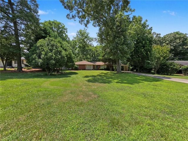 675 Holly Drive, Gainesville, GA 30501