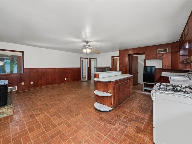 675 Holly Drive, Gainesville, GA 30501