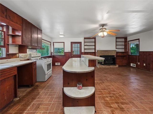 675 Holly Drive, Gainesville, GA 30501