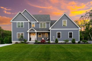 52 Stonehenge Road, Londonderry, NH 03053