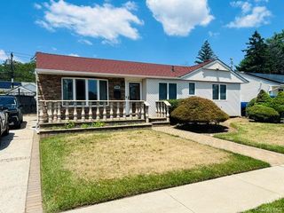900 Custer Street, Valley Stream, NY 11580
