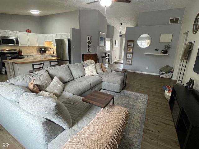 453 Ashby Drive, Greenfield, IN 46140