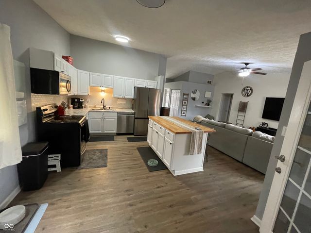 453 Ashby Drive, Greenfield, IN 46140