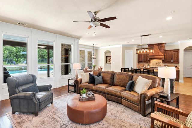 105 Parc Oaks Drive, Aledo, TX 76008