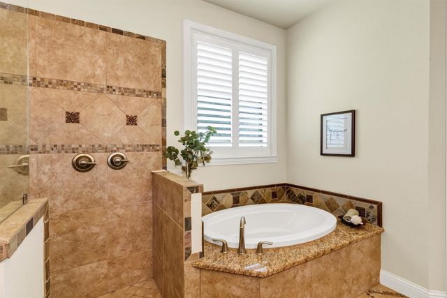 105 Parc Oaks Drive, Aledo, TX 76008