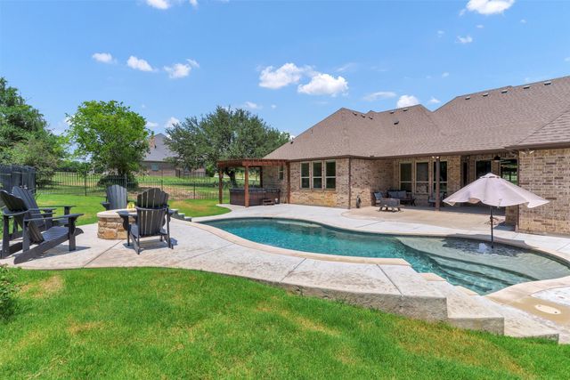 105 Parc Oaks Drive, Aledo, TX 76008