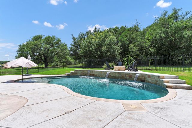 105 Parc Oaks Drive, Aledo, TX 76008