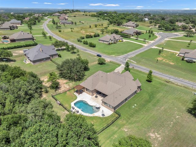 105 Parc Oaks Drive, Aledo, TX 76008
