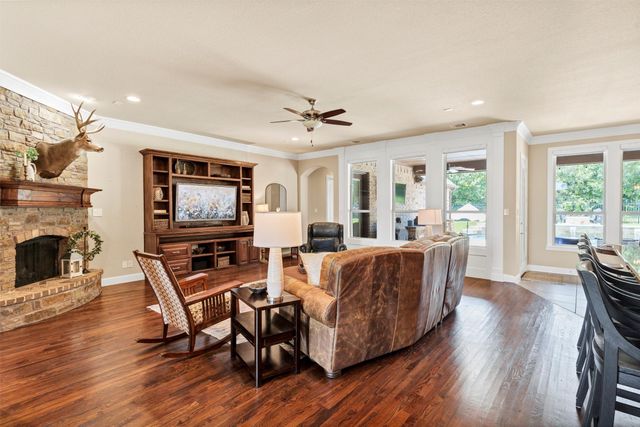 105 Parc Oaks Drive, Aledo, TX 76008