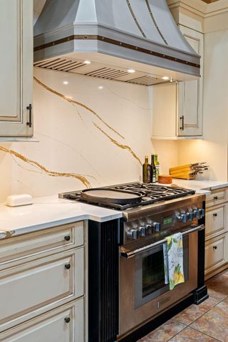 16 Chandeleur Point, Hattiesburg, MS 39402