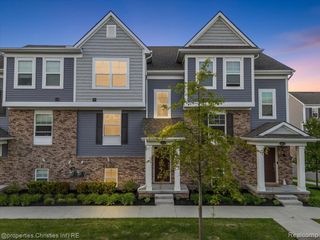 4953 Treeside Lane, Troy, MI 48098