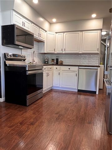 2431 Guernsey Dell Avenue, Dayton, OH 45404