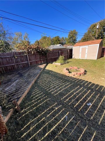 2431 Guernsey Dell Avenue, Dayton, OH 45404