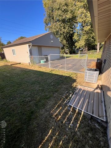 2431 Guernsey Dell Avenue, Dayton, OH 45404