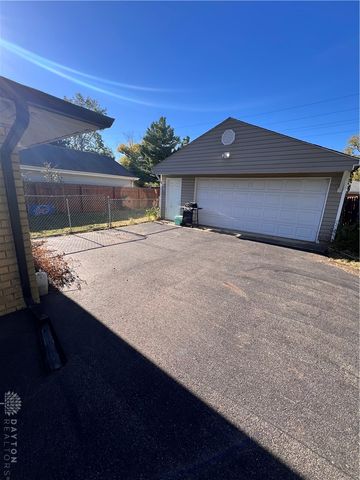 2431 Guernsey Dell Avenue, Dayton, OH 45404