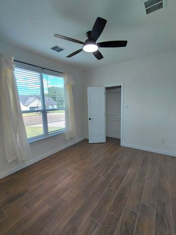 604 E 4th Street, Muenster, TX 76252