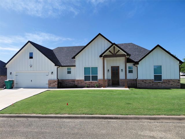 604 E 4th Street, Muenster, TX 76252
