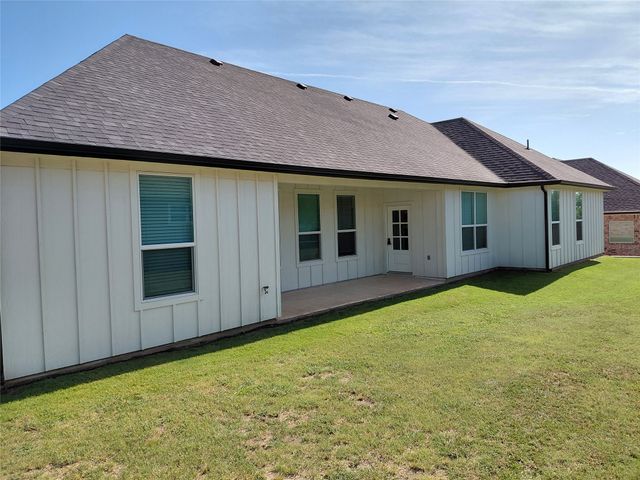 604 E 4th Street, Muenster, TX 76252