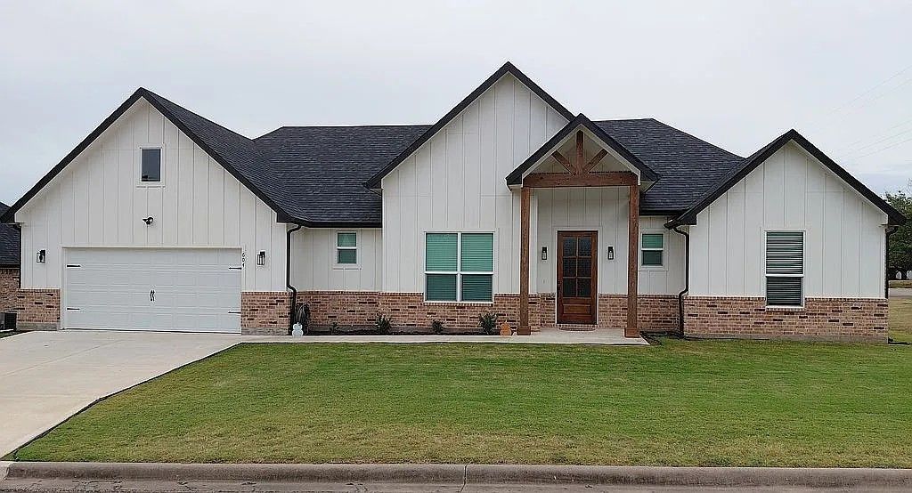 604 E 4th Street, Muenster, TX 76252