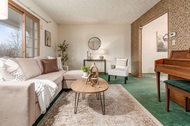 5674 Lindenwood Road, Columbus, OH 43229