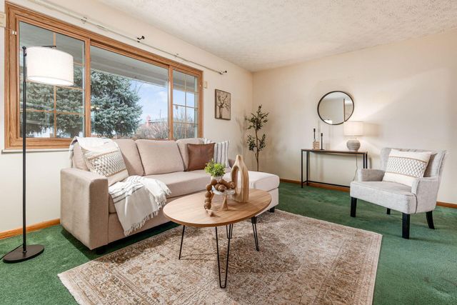 5674 Lindenwood Road, Columbus, OH 43229