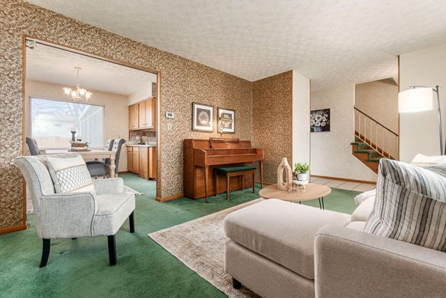 5674 Lindenwood Road, Columbus, OH 43229