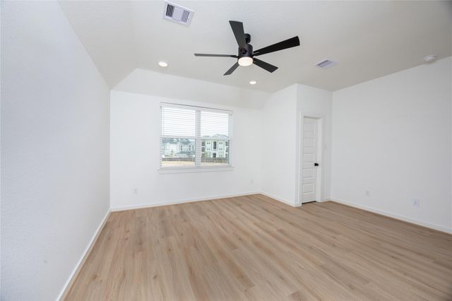 1943 Longmire Villas Court, Conroe, TX 77304