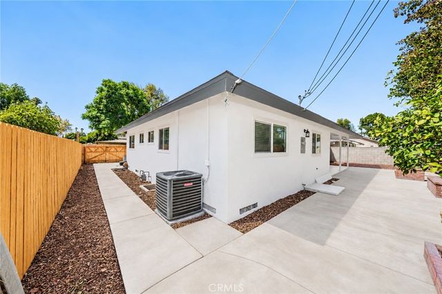 6458 Rhonda Road, Riverside, CA 92504