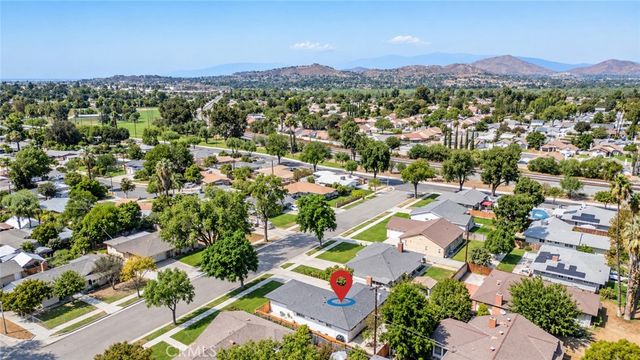 6458 Rhonda Road, Riverside, CA 92504