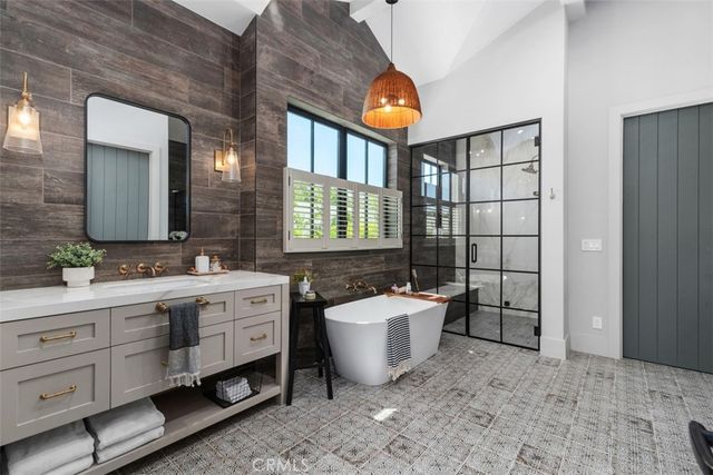 1030 Sandcastle Drive, Corona Del Mar, CA 92625