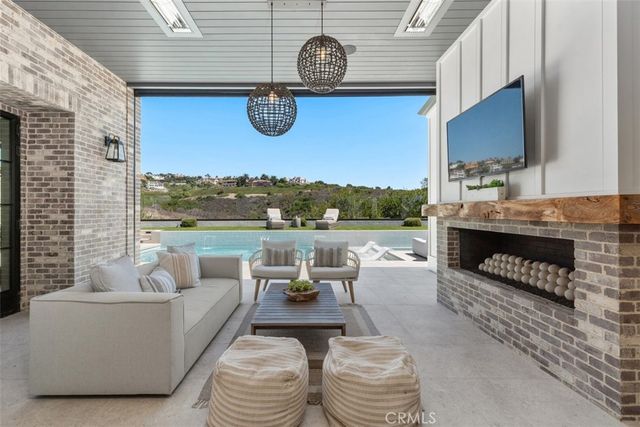 1030 Sandcastle Drive, Corona Del Mar, CA 92625