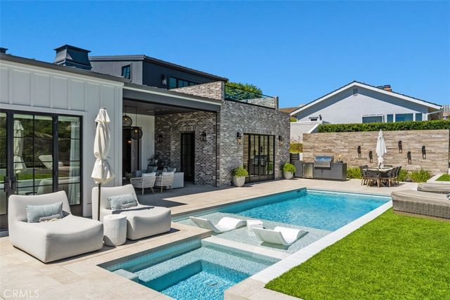 1030 Sandcastle Drive, Corona Del Mar, CA 92625