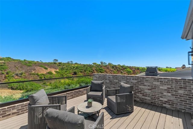 1030 Sandcastle Drive, Corona Del Mar, CA 92625
