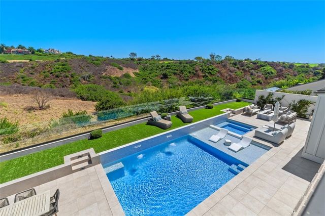 1030 Sandcastle Drive, Corona Del Mar, CA 92625