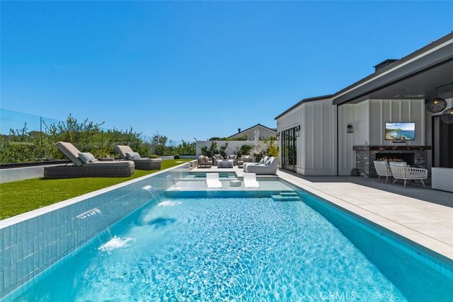 1030 Sandcastle Drive, Corona Del Mar, CA 92625