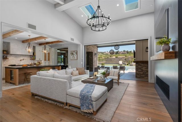 1030 Sandcastle Drive, Corona Del Mar, CA 92625