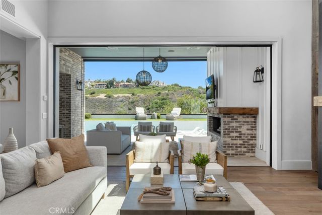 1030 Sandcastle Drive, Corona Del Mar, CA 92625