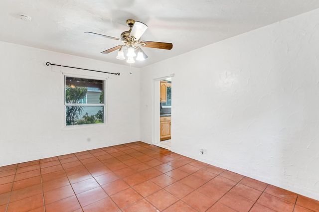 815 W Yosemite Avenue, Madera, CA 93637