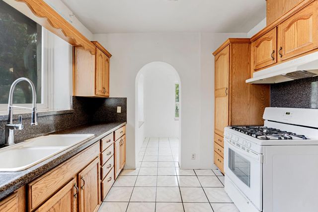 815 W Yosemite Avenue, Madera, CA 93637