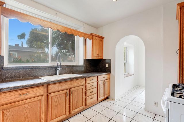 815 W Yosemite Avenue, Madera, CA 93637