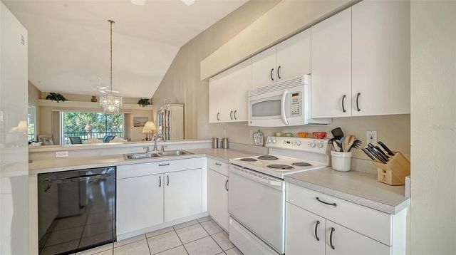 9480 HIGH GATE DRIVE 2122, Sarasota, FL 34238