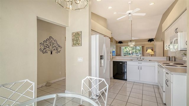 9480 HIGH GATE DRIVE 2122, Sarasota, FL 34238