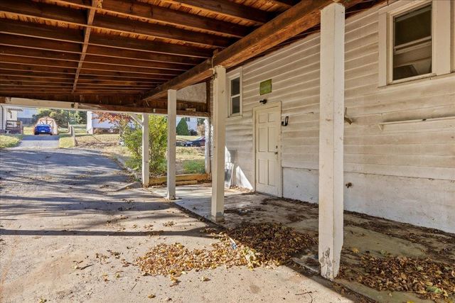 1311 LYLE AVE, Staunton, VA 24401