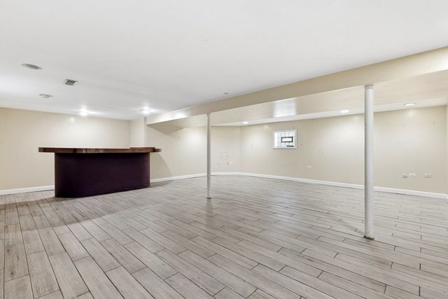 1907 Suffolk Avenue, Westchester, IL 60154