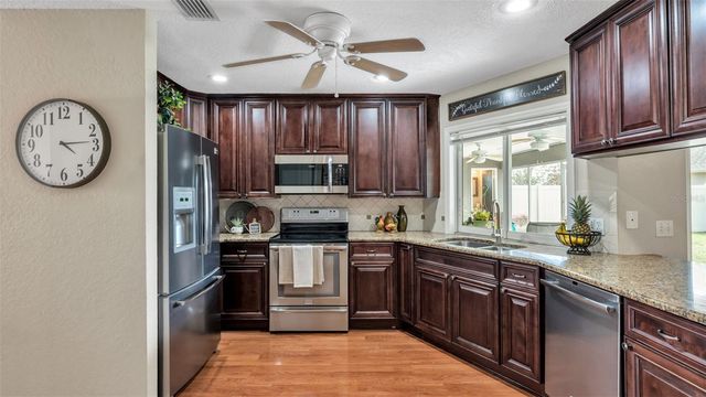 538 POWDER HORN ROW, Lakeland, FL 33809
