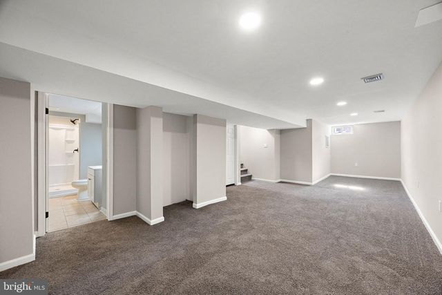 318 S DUPONT RD, Newport, DE 19804