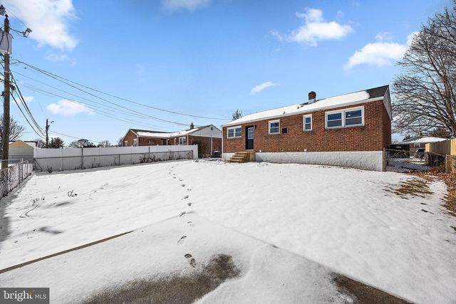 318 S DUPONT RD, Newport, DE 19804