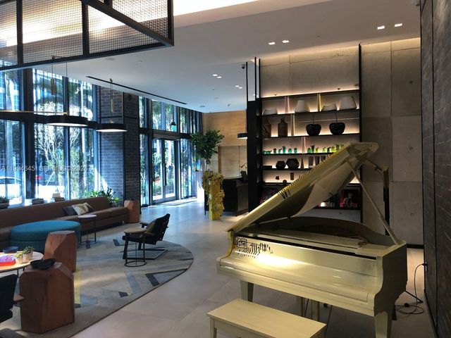 121 NE 34th St 1207, Miami, FL 33137