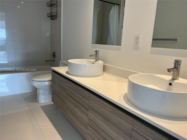 121 NE 34th St 1207, Miami, FL 33137