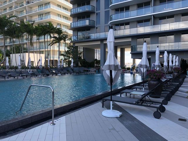 121 NE 34th St 1207, Miami, FL 33137